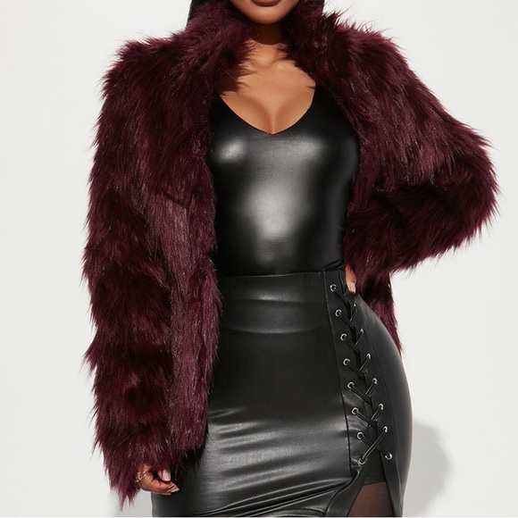 Sexy faux fur maroon burgundy wine fuzzy coat winter jacket medium - Picture 3 of 4